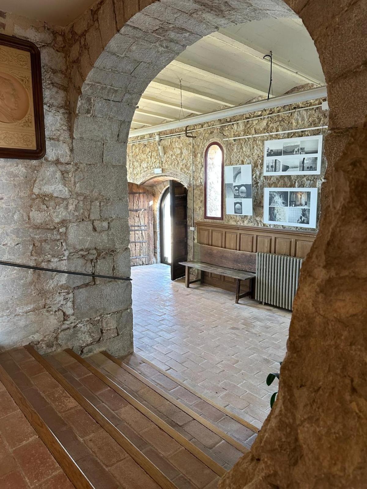 Santuari Mare De Deu Del Mont Restaurant-Hostatgeria Otel Beuda Dış mekan fotoğraf