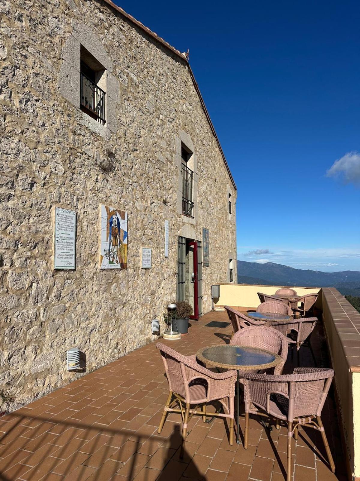 Santuari Mare De Deu Del Mont Restaurant-Hostatgeria Otel Beuda Dış mekan fotoğraf