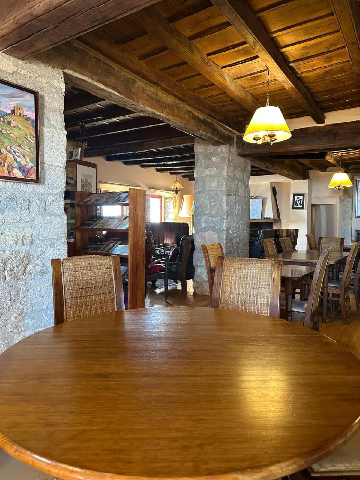 Santuari Mare De Deu Del Mont Restaurant-Hostatgeria Otel Beuda Dış mekan fotoğraf