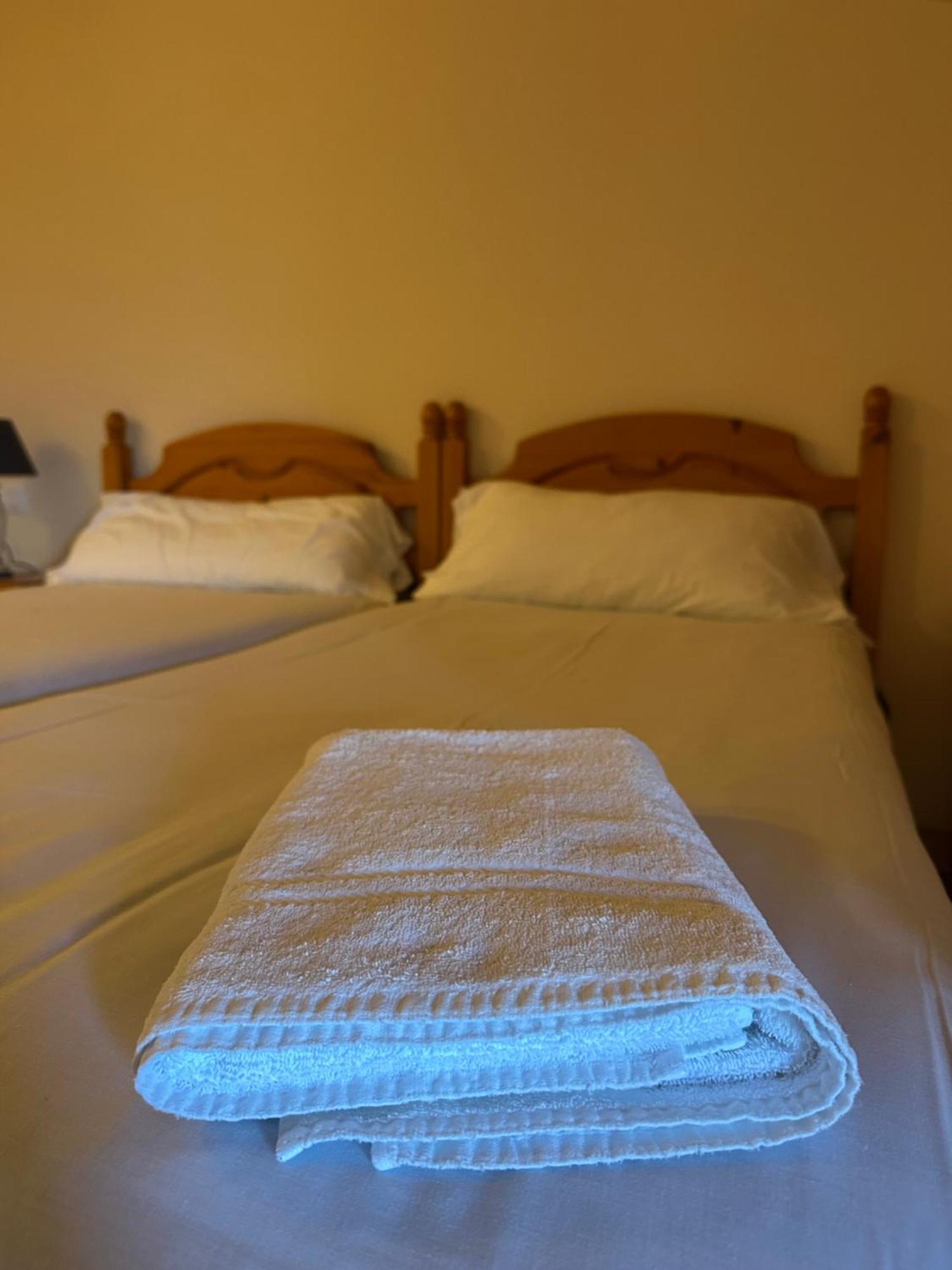 Santuari Mare De Deu Del Mont Restaurant-Hostatgeria Otel Beuda Dış mekan fotoğraf